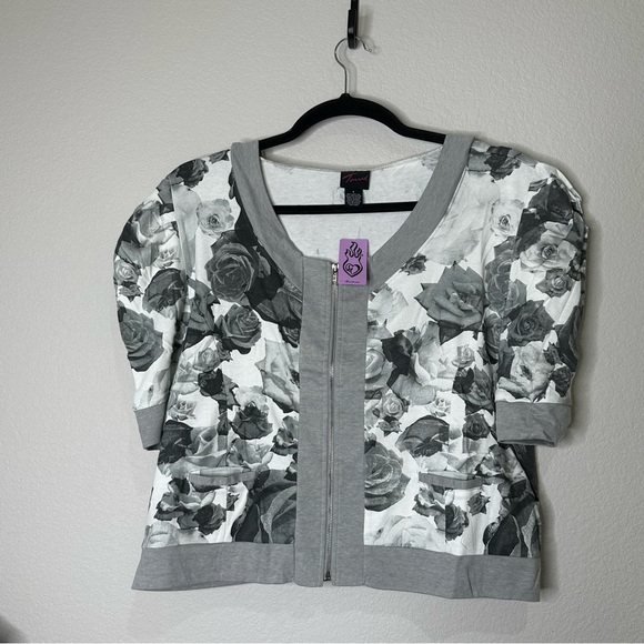 New! Torrid sz 4 Crop Floral Roses Mini Pockets Puff Sleeves Hoodie Jacket 4X - Picture 1 of 6